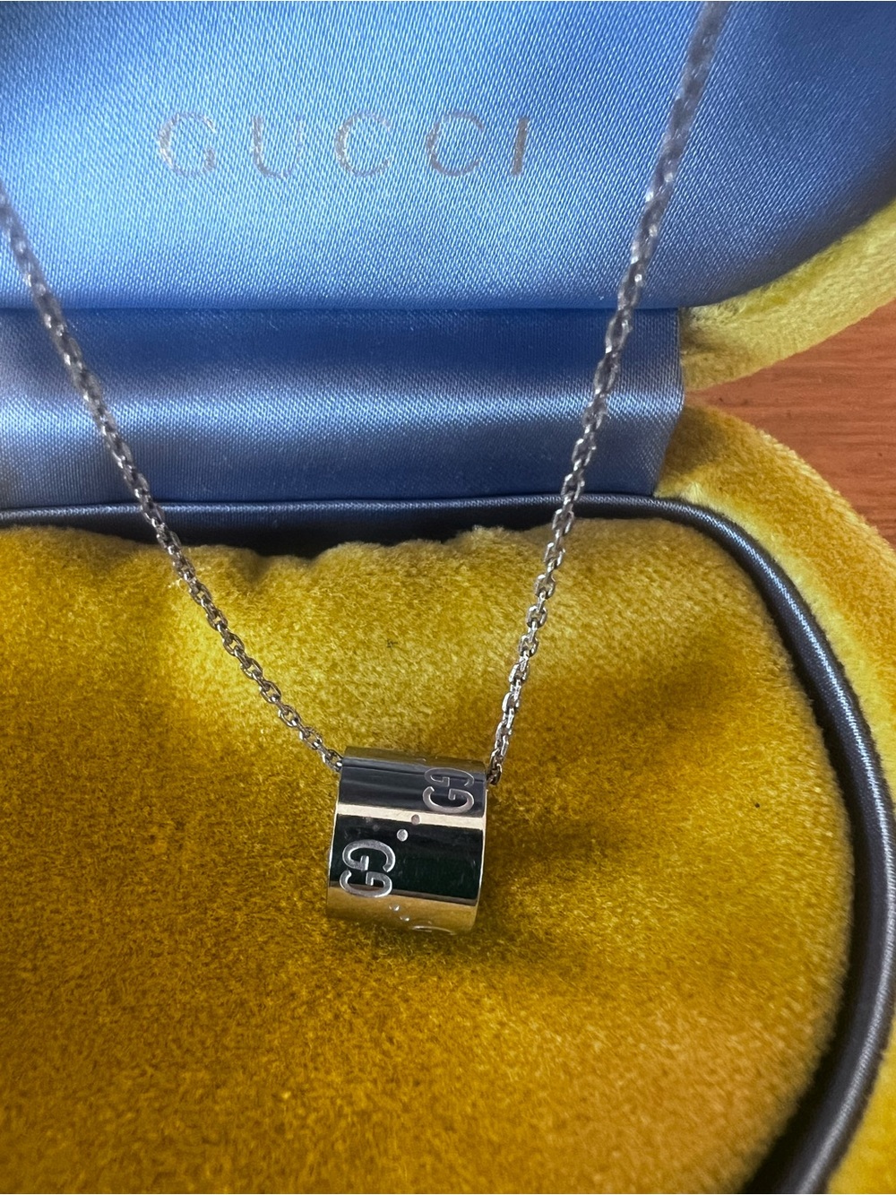 Gucci 18K white gold Interlocking G Cylinder Necklace